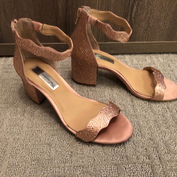 I.N.C. Women's Sparkly Scallop Chunky Heel Sandals - Picture 2 of 6